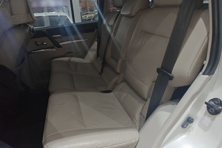 Used Mitsubishi Pajero 2018 V97 3.8L 5-Door GLS Sunroof Single-Difference Model – Middle East