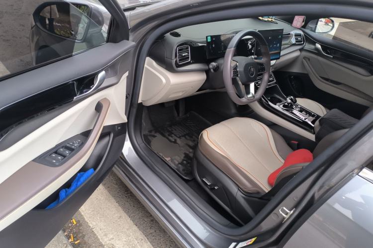 Used BYD Qin PLUS 2024 HONOR Edition DM-i 120KM Beyond Model Driver Seat