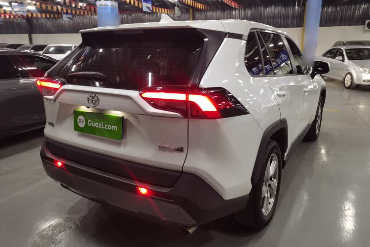 Used Toyota RAV4 2021 2.0L CVT Two-Wheel Drive Fashion Edition
