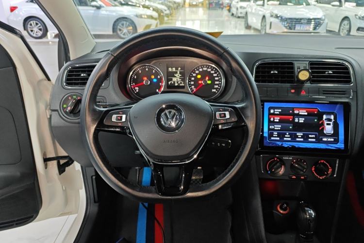 Used Volkswagen Polo 2016 1.6L Automatic Comfort Model Steering Wheel