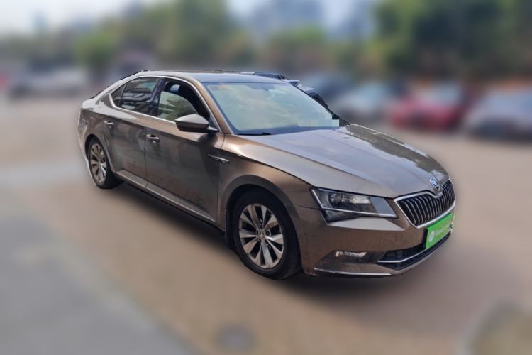 Used Skoda Superb 2016 TSI330 DSG Innovation Edition Front Right 45 Deg