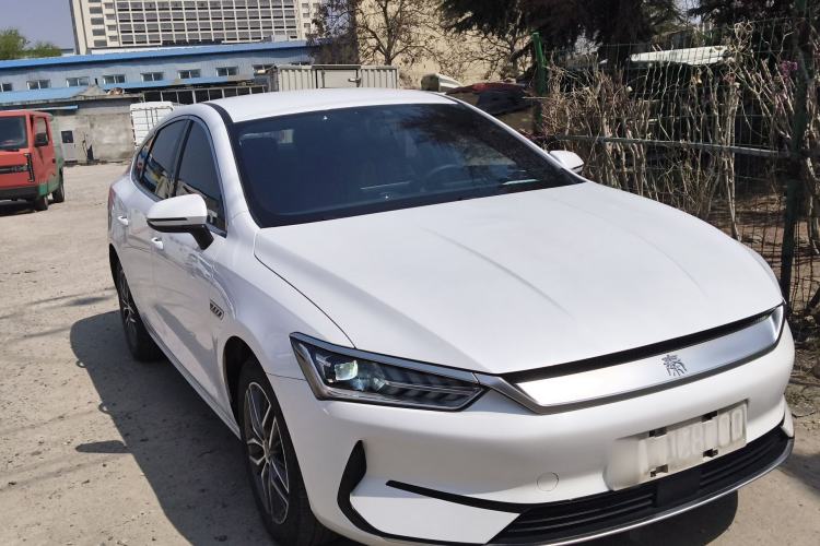 Used BYD Qin PLUS 2024 Honor Edition EV 510KM Leading Model Front Right 45 Deg