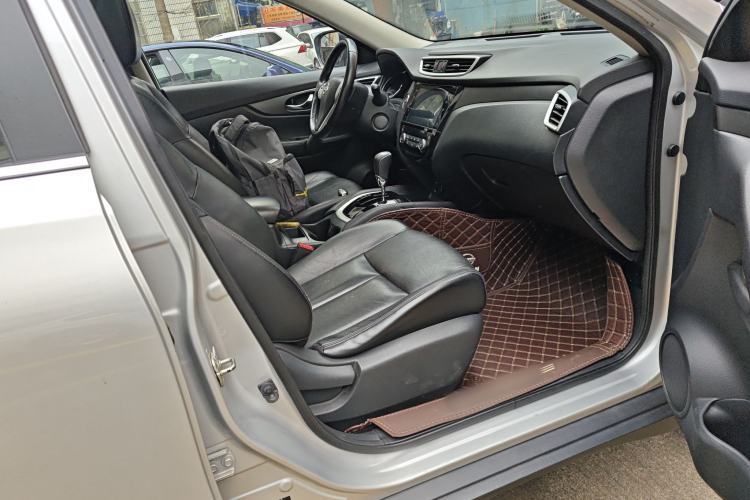 Used Nissan X-Trail 2015 2.0L CVT Comfort MAX Edition 2WD
