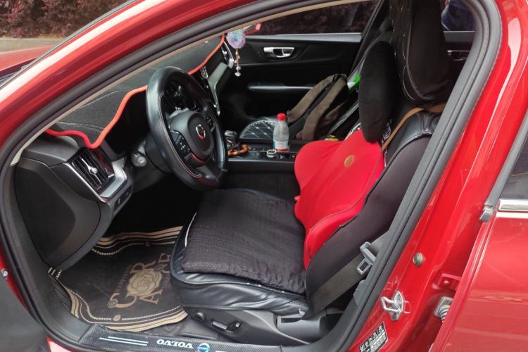 Used Volvo S60 2020 T4 Zhiyi Luxury Edition
