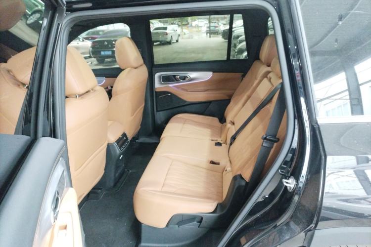 Used GAC Trumpchi GS8 2024 Linghang Series 2.0 TGDI Two-Wheel Drive Luxury Smart Connectivity Version
