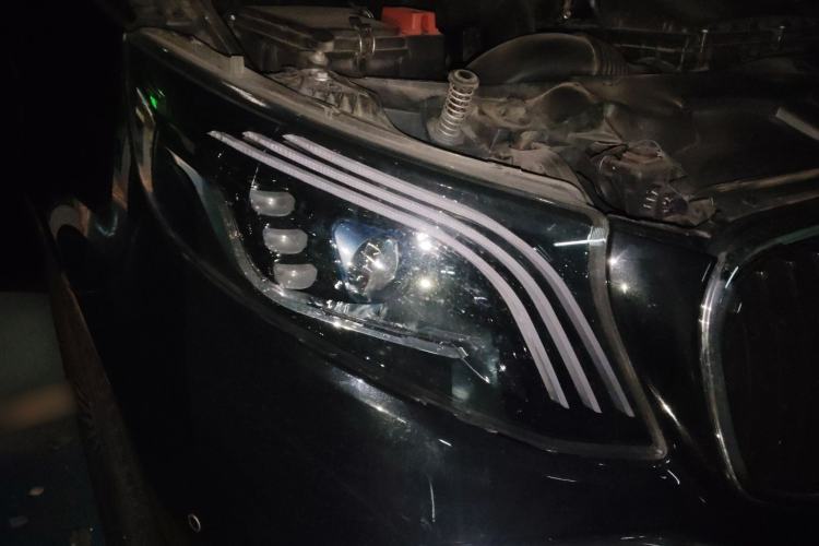 Used Mercedes-Benz Vito 2021 2.0T Business Version 7 Seats Right Front Headlight