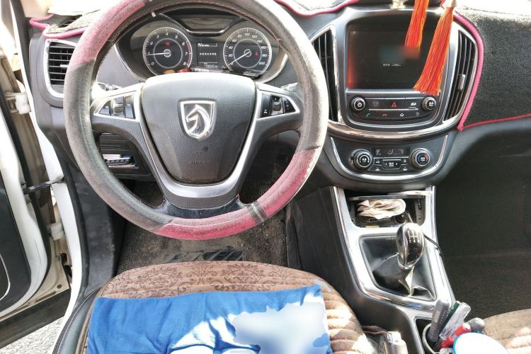Used Baojun 560 2015 1.8L manual luxury version
