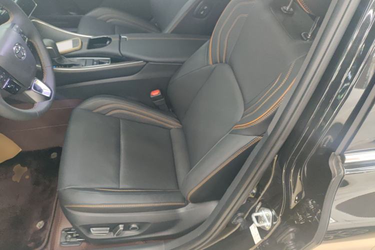 Used Toyota Avalon 2024 Dual-Engine 2.5L XLE Premium Edition Left Front Seat