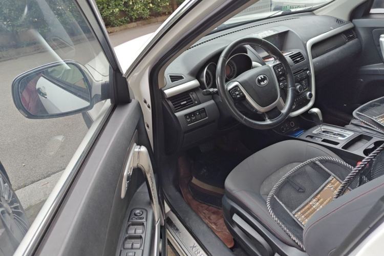 Used Bestune X80 2013 2.0L automatic comfort version
