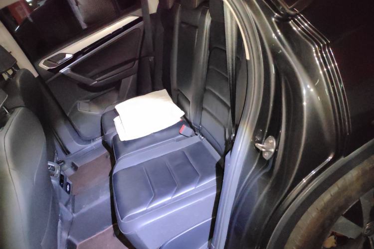 Used Volkswagen Tayron 2019 330TSI Two-Wheel Drive Luxury Model China VI Standard Interior 4