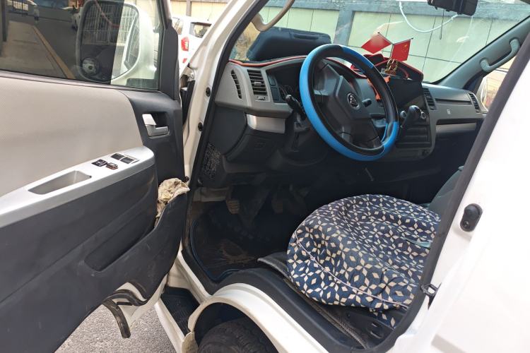 Used Foton Scenic G7 2023 2.4L CNG Commercial Version Long Wheelbase High-Roof Van with 5 Seats Driver Seat