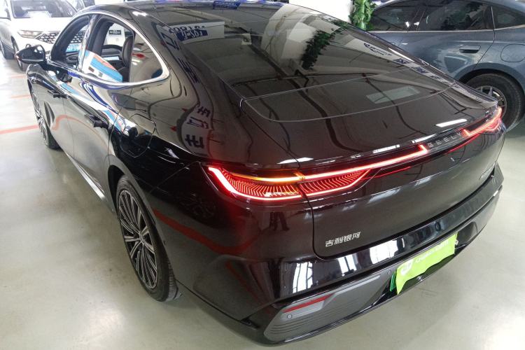 Used Geely Galaxy 8 2025 130km EM-P Starship Edition
