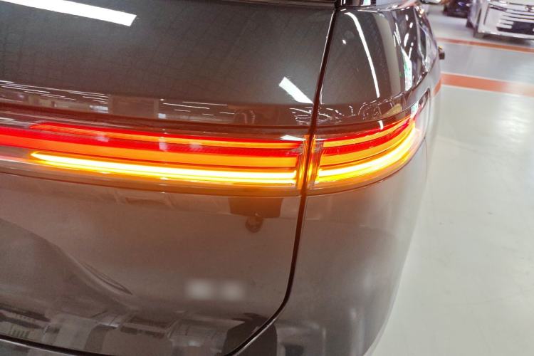 Used Nio ES8 2026 Model 6-seat Executive Signature Edition Exterior 3