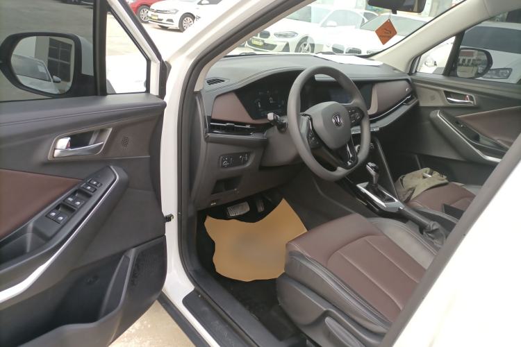 Used CHANGAN CS15 2019 1.5L Automatic Entry Model China VI Standard Driver Seat