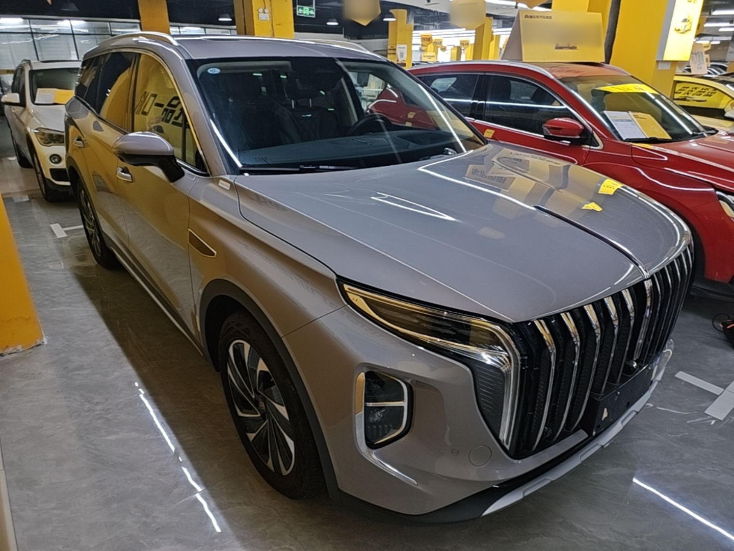Hongqi HS7 PHEV 2024 2.0T PHEV Four-Wheel-Drive Flagship Edition 6 Seats — снимка 3