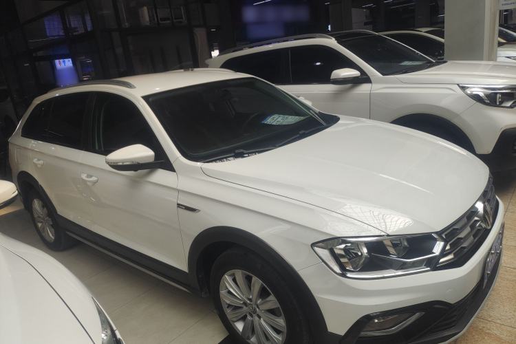 Used Volkswagen C-TREK 2018 1.5L Automatic Fashion Model