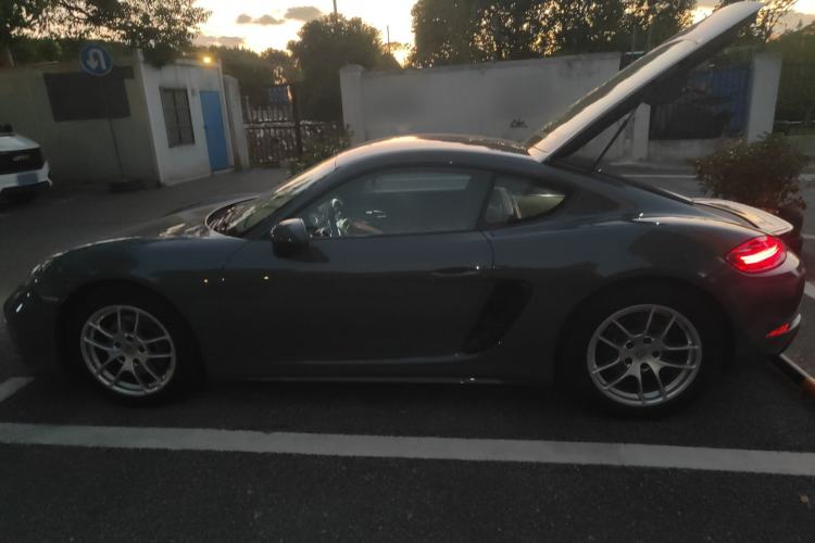 Used Porsche 718 2016 Cayman 2.0T
