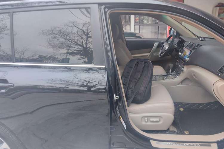 Used Toyota Highlander 2012 2.7L Two-Wheel Drive 5-Seater Sport Edition
