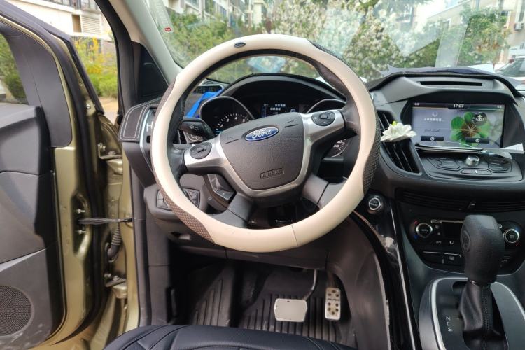 Used Ford Kuga 2013 2.0L GTDi Four-Wheel-Drive Sport Model Steering Wheel