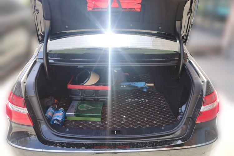 Used Mercedes-Benz E-Class 2009 E 300 Elegant Model
