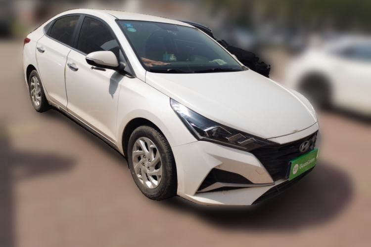 Used Hyundai Verna (new generation) 2020 1.4L Manual GLS Cool Edition Front Right 45 Deg
