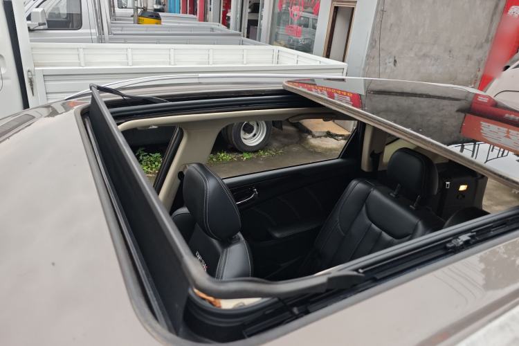 Used Dongfeng Fengon 580 2017 1.5T CVT Smart Style Model Roof