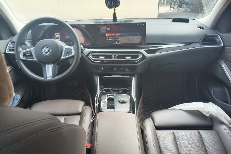 Used BMW i3 2024 eDrive 35 L
