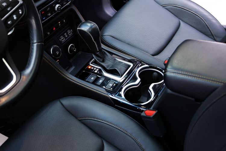 Used Jeep Grand Commander 2018 2.0T Four-Wheel Drive Smart Enjoyment Version China V Emission Standard
