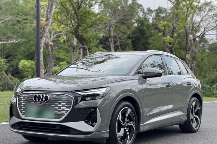 Used Audi Q4 e-tron 2023 40 e-tron Creation Edition Midnight Front Left 45 Deg