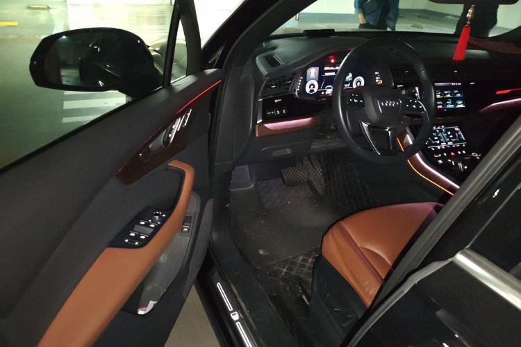 Used Audi Q7 2020 55 TFSI quattro S line sports model Driver Seat