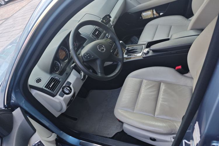 Used Mercedes-Benz C-Class 2010 C 300 Fashion Model