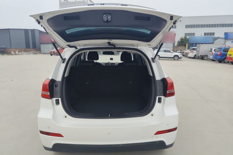 Used Haval H2 2018 Chuanxiang Edition Red Badge 1.5T Dual-Clutch Two-Wheel Drive Fashionable Model