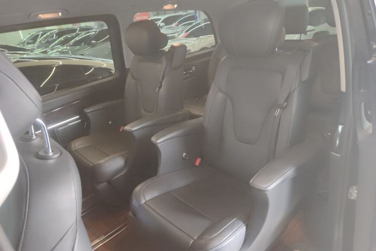 Used Mercedes-Benz V-Class 2018 V 260 Prestige Edition China VI

