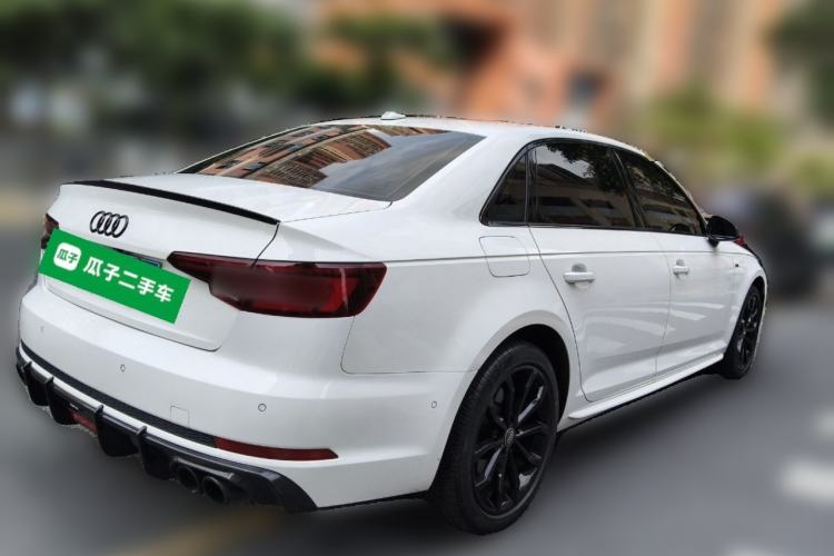 Used Audi A4L 2019 40 TFSI Fashion Edition China VI Emission Standard Rear Right 45 Deg
