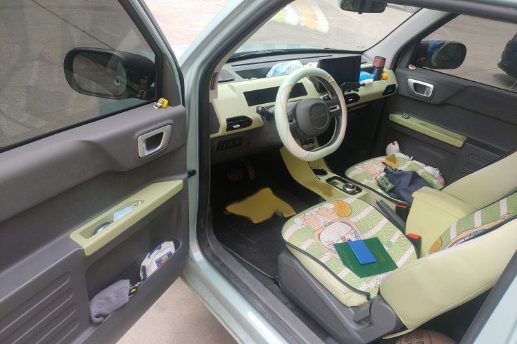 Used Geely Galaxy Panda 2023 Panda Mini 200km Endurance Bear Interior 3