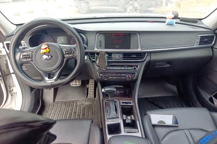 Used Kia K5 2016 1.6T Automatic LUX Center Console