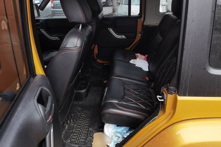 Used Jeep Wrangler 2014 3.0L Sahara Four-Door Edition
