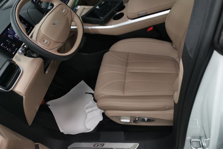 Used XPeng G9 2025 625 Long-Range Max Left Front Seat
