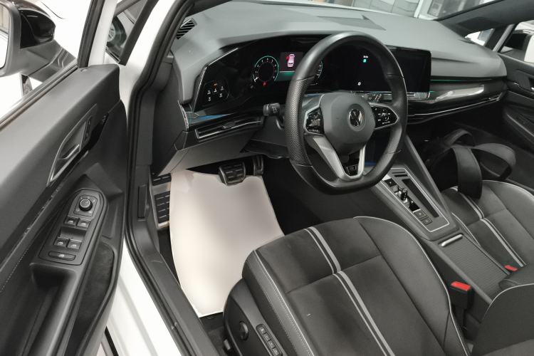 Used Volkswagen Golf 2023 Facelift 280TSI DSG R-Line Lite Driver Seat