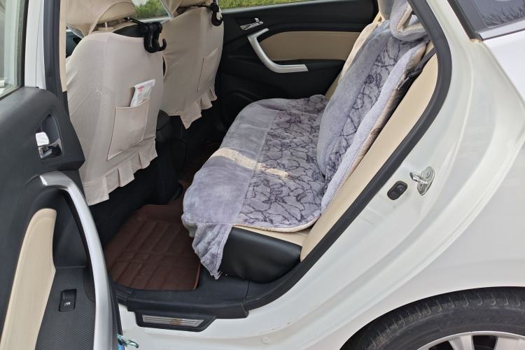 Used Changan Alsvin V7 2016 1.6L Manual Enjoyment Model China IV Standard
