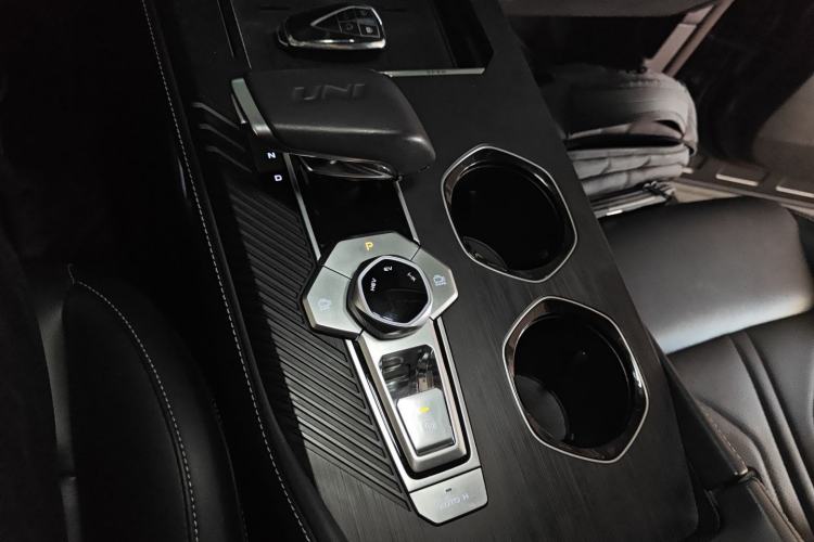 Used Changan UNI-K iDD 2023 Zhidian iDD 1.5T 135km Smart & Fun Model