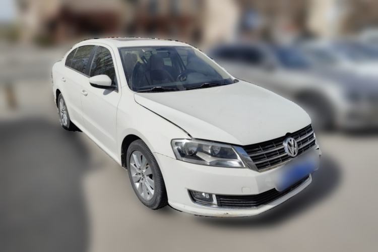 Used Volkswagen Lavida 2013 1.4TSI DSG Comfort Edition Front Right 45 Deg