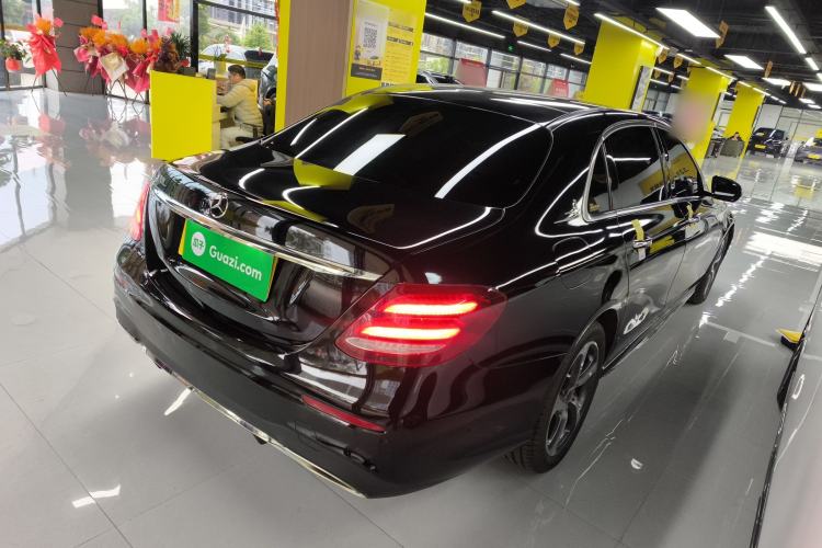 Used Mercedes-Benz E-Class 2019 E 300 L Sporty and Stylish Model
