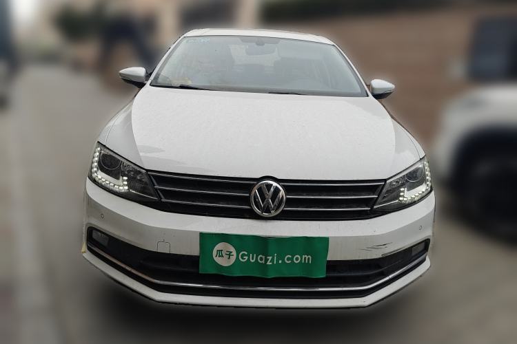 Used Volkswagen Sagitar 2017 230TSI Manual Luxury Model
