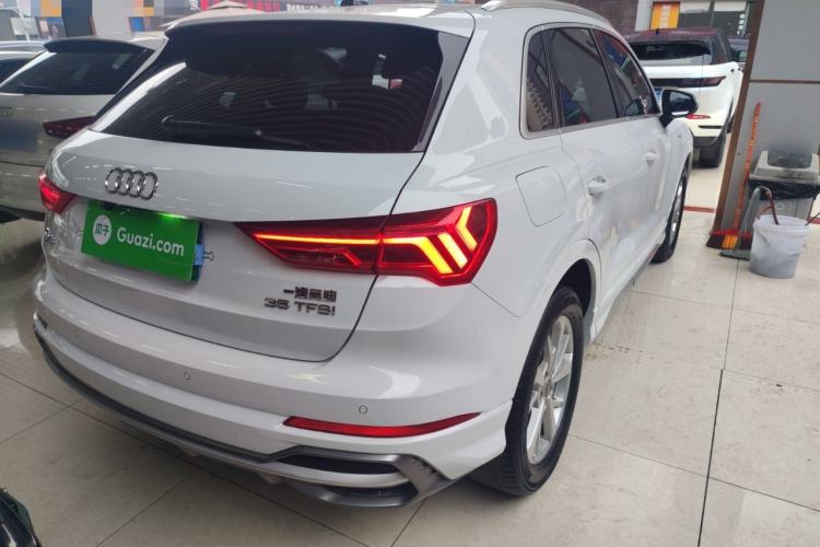 Used Audi Q3 2019 35 TFSI Advanced Dynamic Edition Rear Right 45 Deg