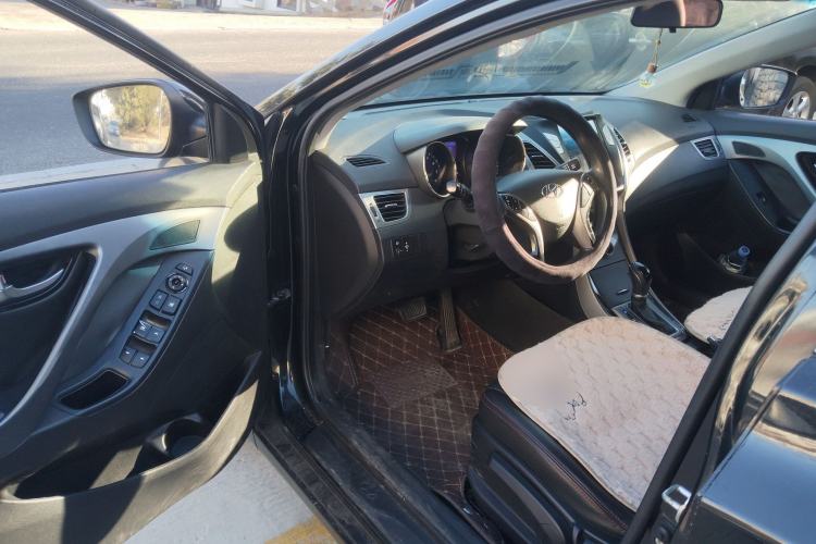 Used Hyundai Elantra (5th Generation / Langdong) 2015 1.6L Automatic Leading Model