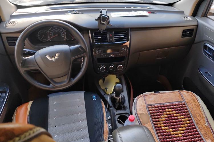 Used Wuling Rongguang V 2016 1.5L Standard Version