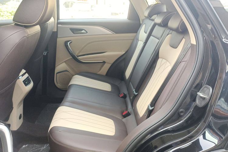 Used Bestune T77 2023 1.5T Automatic Luxury Model Interior 4