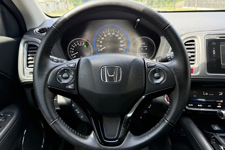 Used Honda Vezel 2015 1.8L CVT 2WD Luxury Model