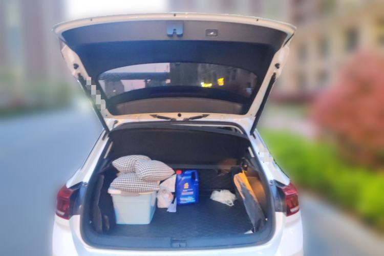 Used Volkswagen T-ROC 2021 280TSI DSG Two-Wheel Drive Comfort Connect Edition Trunk